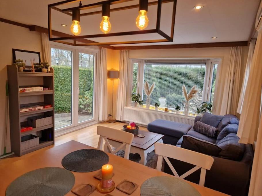Chalet Voorzien Van Alle Gemakken In Een Bosrijke Omgeving Voorthuizen Esterno foto
